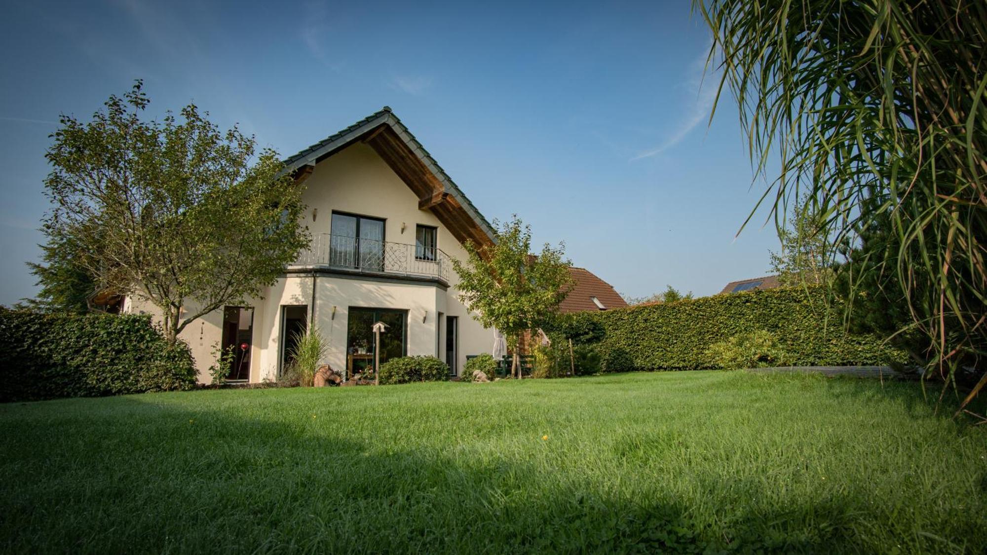 Ferienhaus Mountfrosch Mit Sauna Und Naturpool Monschau Exterior photo